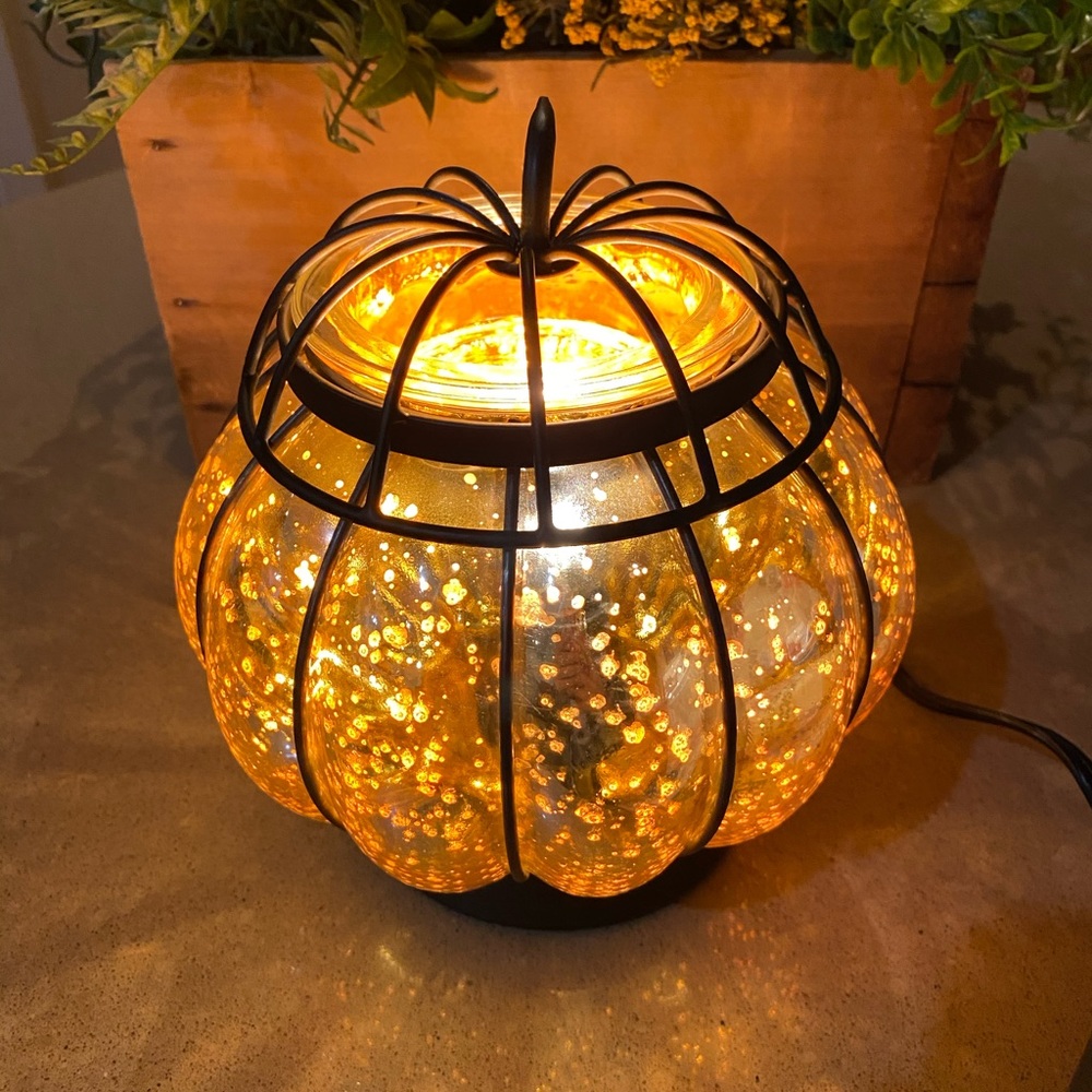 New In Box Enchanted Pumpkin Scentsy Warmer